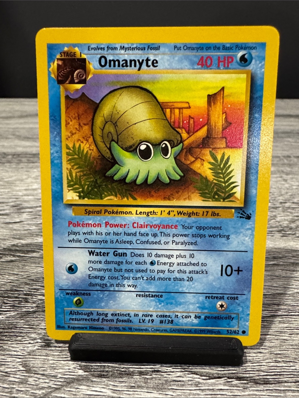 Pokémon | Fossil #52/62: Omanyte (1999) - Vintage Collectible Trading Card